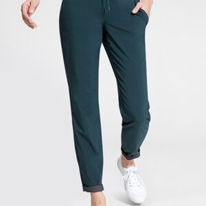 Athleta Lightweight Midtown Ankle Pant (Size 12)